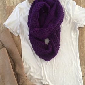 Scarf 🚨buy 2 scarves, get 1 FREE!🚨